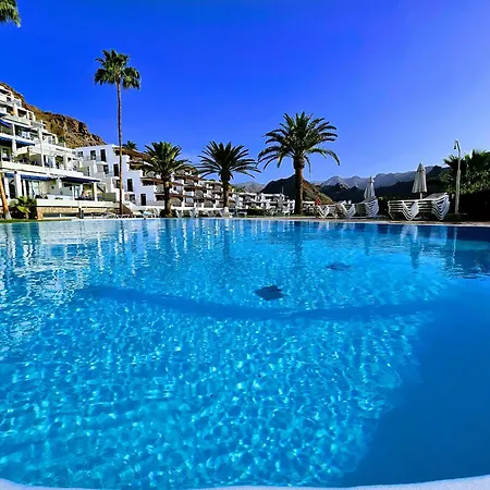 Ocean & Pool View *
