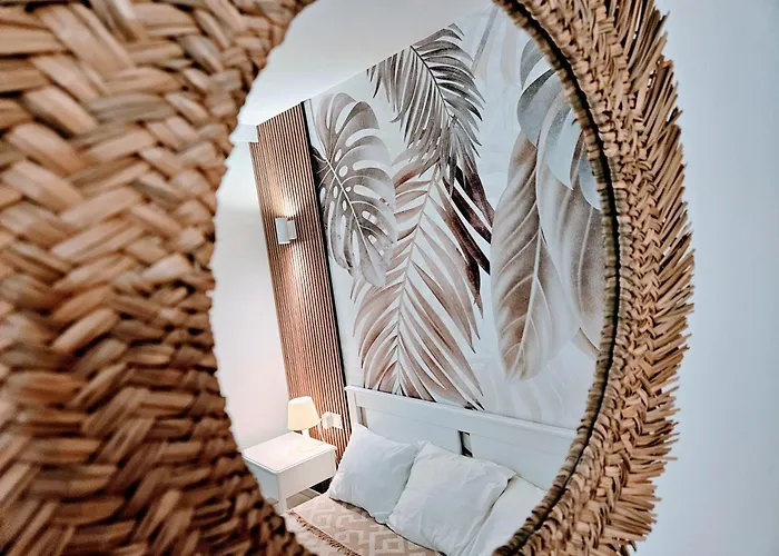 Ocean & Pool View דירה