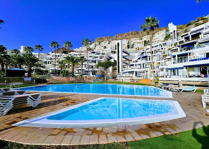 Ocean & Pool View דירה *