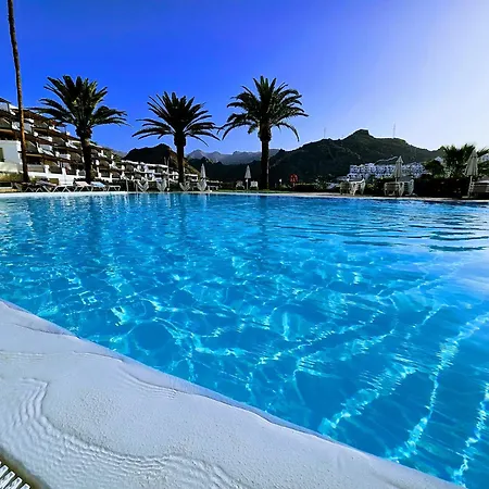 Ocean & Pool View *